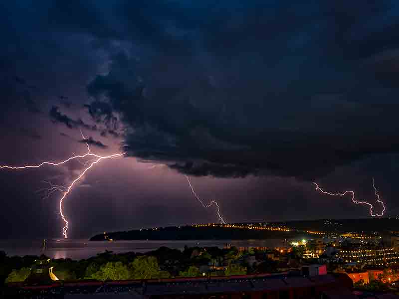 5/4/25: SEVERE WEATHER ALERT! Thunderstorms in Nashville’s Lane!