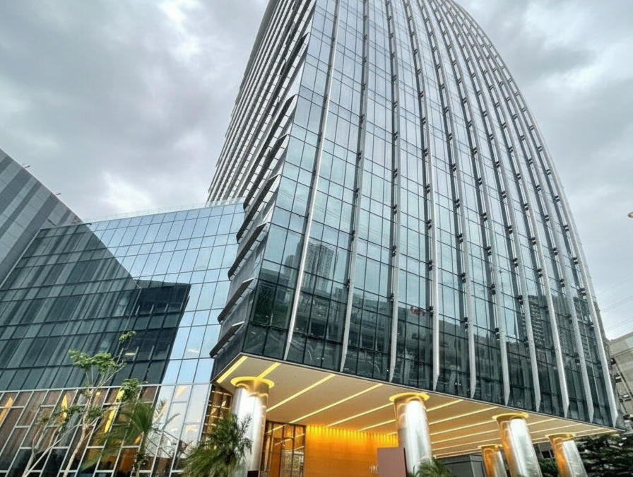 1/14/26: Mandaluyong’s Quiet Overcast Evening, Will It Rain? Discover Inside!